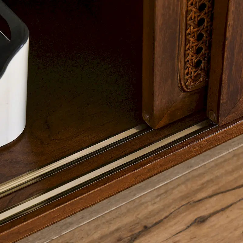 Meuble TV Noyer 59 po avec étagères ouvertes et portes en rotin pour téléviseurs 65 po