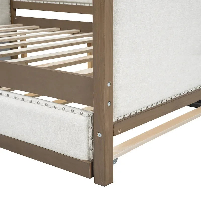 Lit de repos double en bois rembourré avec lit gigogne et décor de clous